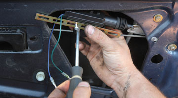 car key maker in delhi, car key repair services in delhi, car key coding in delhi, car key programming in delhi